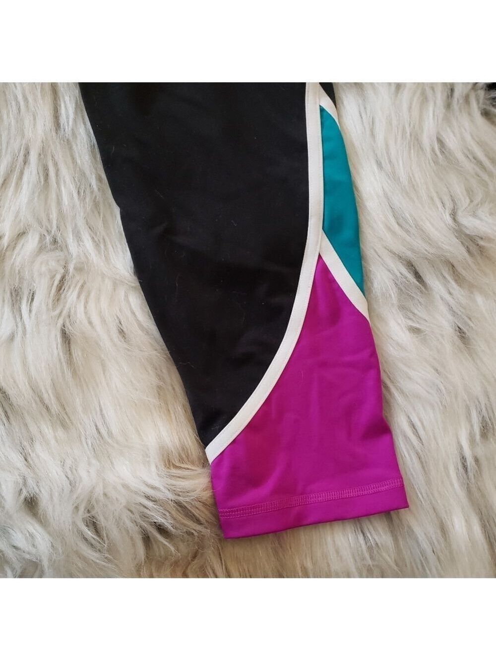 Victoria Secret Knockout Color Block Crop - Picture 3 of 5